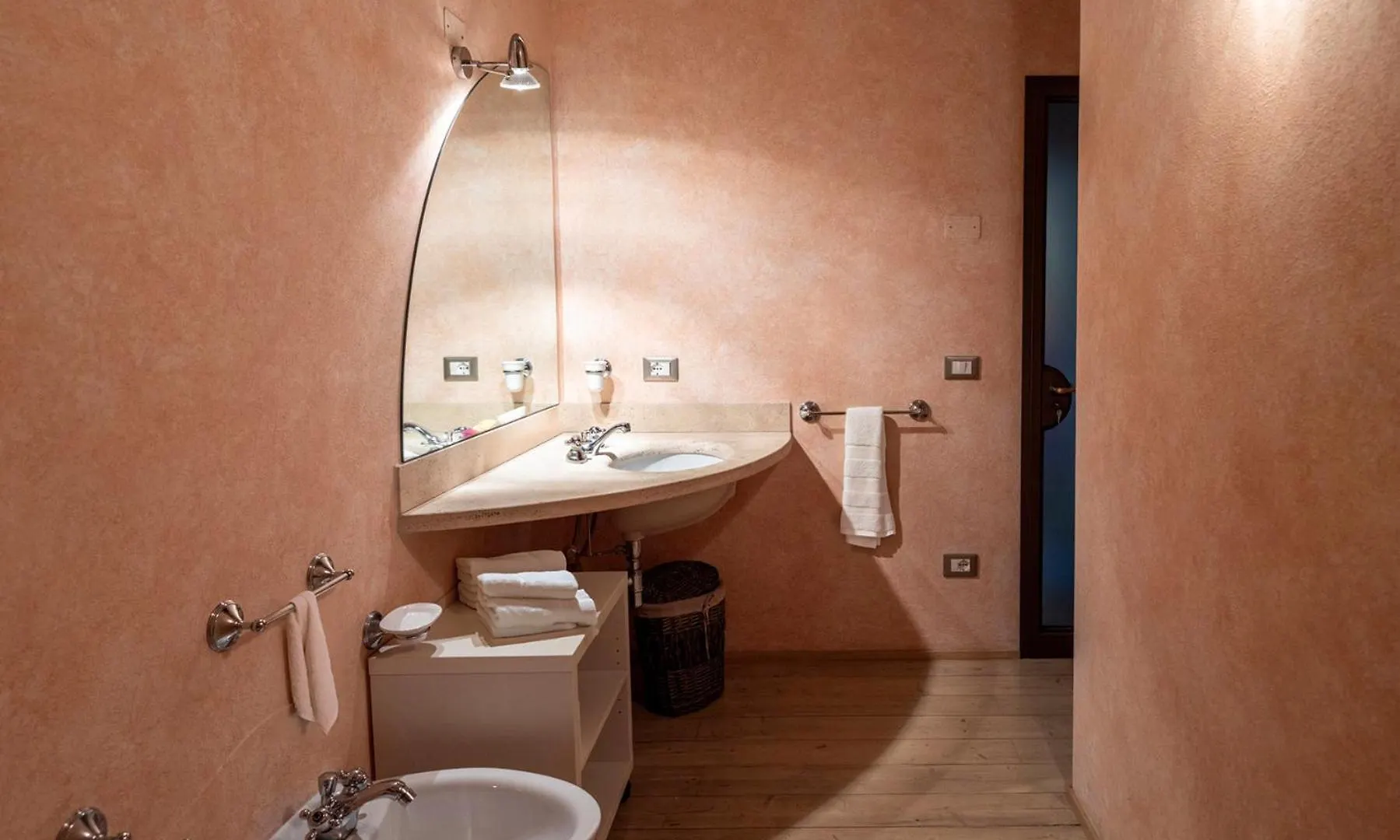 Tuscan Tempo Cozy Medieval Apt In Chianti Barberino di Val dʼElsa 0*,  Włochy