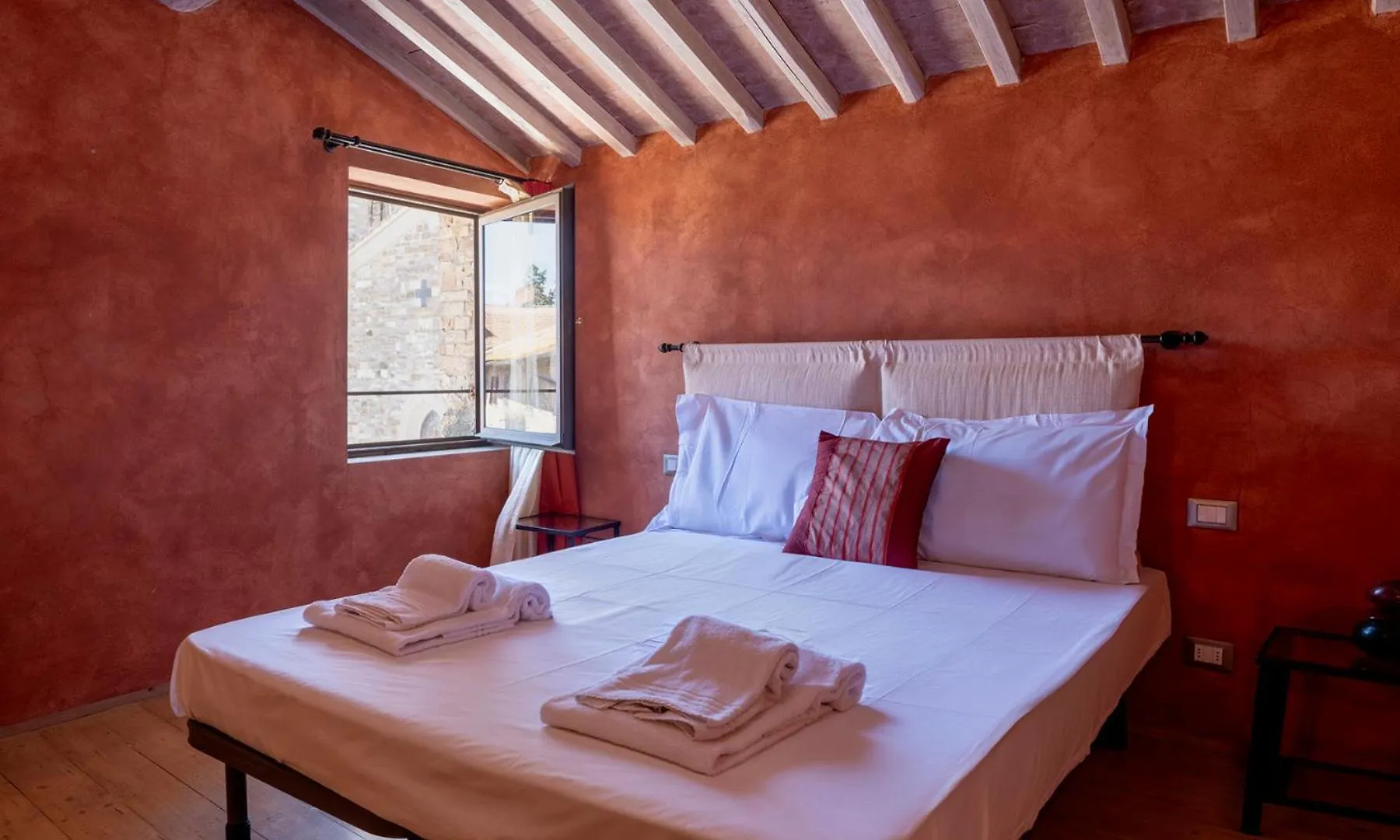 Tuscan Tempo Cozy Medieval Apt In Chianti Barberino di Val dʼElsa 0*,  Włochy