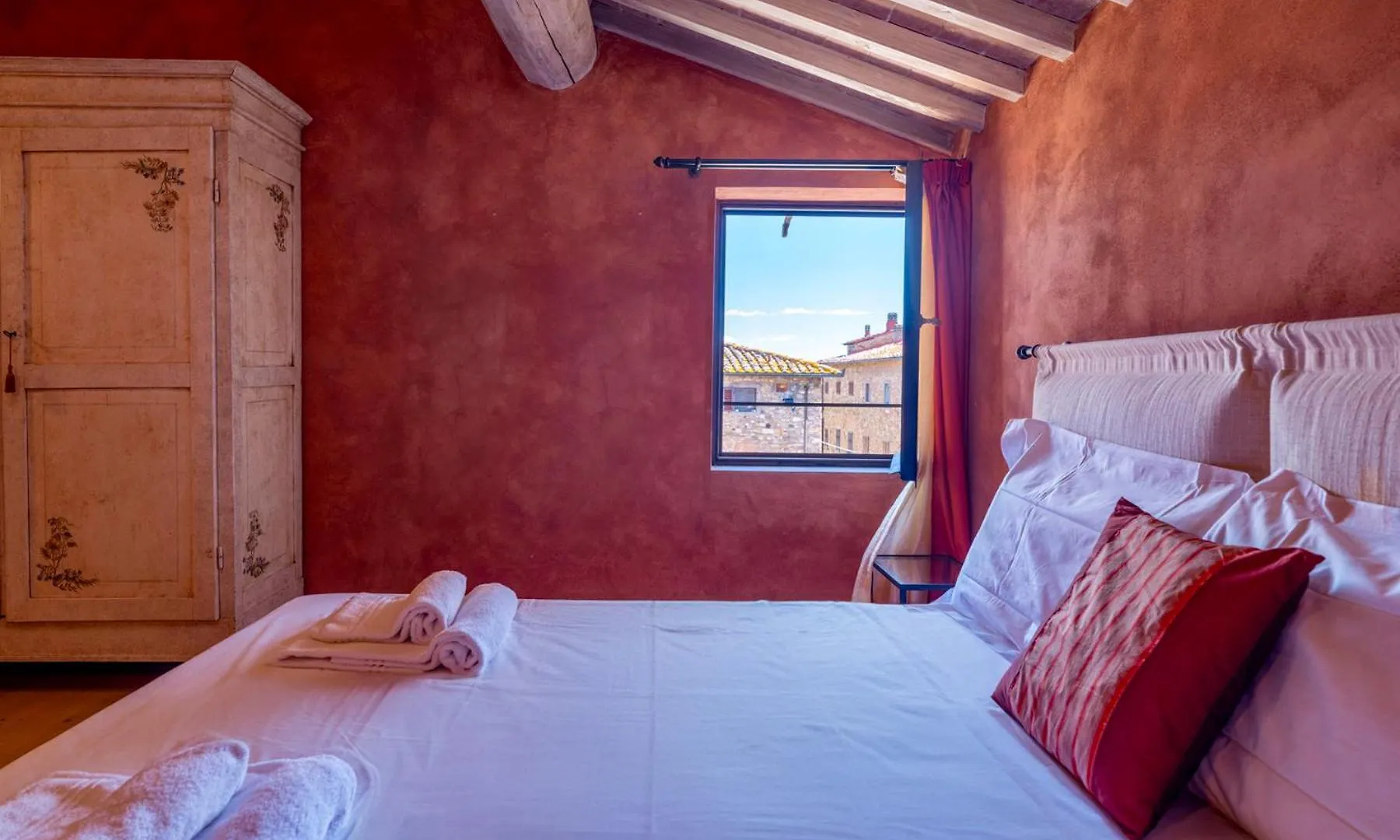 Tuscan Tempo Cozy Medieval Apt In Chianti Barberino di Val dʼElsa