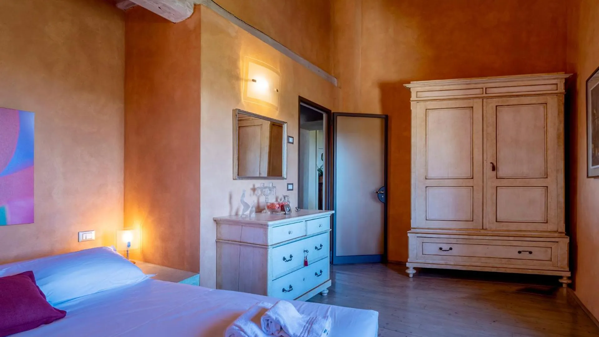 Apartament Tuscan Tempo Cozy Medieval Apt In Chianti Barberino di Val dʼElsa Włochy